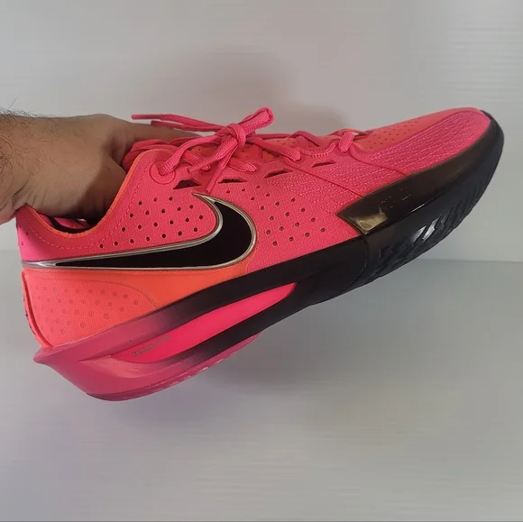 Nike GT Cut 3 Hyper Pink Black Basketball Shoes Mens Size 9.5 DV2913-600